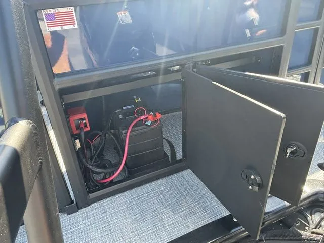 Slide: The Image of Bentley Pontoons Fish 200 CWT / DF90ATL5 2026 - 32