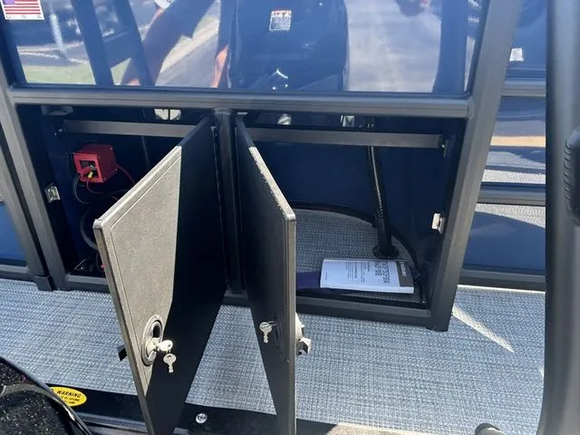 Slide: The Image of Bentley Pontoons Fish 200 CWT / DF90ATL5 2026 - 33