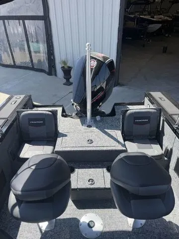 Slide: The Image of Tracker Targa™ V-19 Combo 2026 - 7