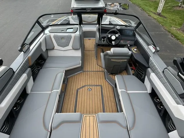 Slide: The Image of Correct Craft Super Air Nautique G21 2024 - 11