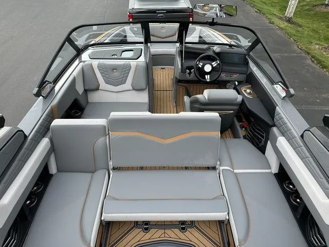 Slide: The Image of Correct Craft Super Air Nautique G21 2024 - 12