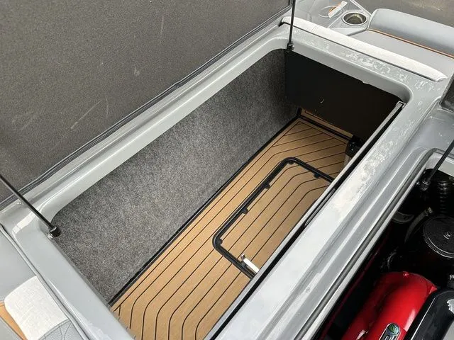 Slide: The Image of Correct Craft Super Air Nautique G21 2024 - 15