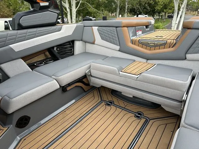 Slide: The Image of Correct Craft Super Air Nautique G21 2024 - 18