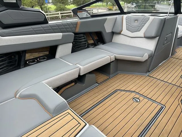 Slide: The Image of Correct Craft Super Air Nautique G21 2024 - 19