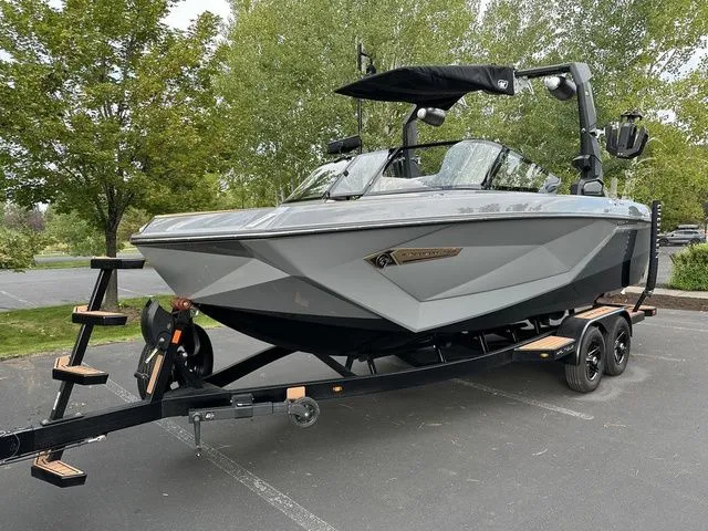 Slide: The Image of Correct Craft Super Air Nautique G21 2024 - 4