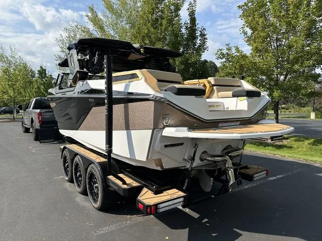 Slide: The Image of Nautique Super Air Nautique G23 Paragon 2024 - 10
