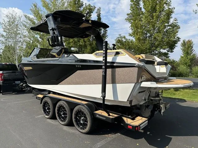 Slide: The Image of Nautique Super Air Nautique G23 Paragon 2024 - 9
