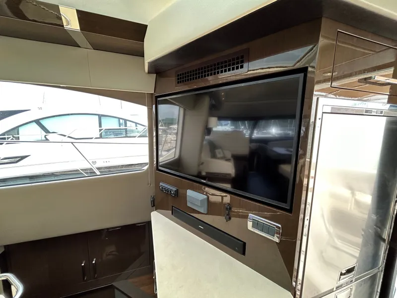 Slide: The Image of Carver C52 Coupe 2018 - 17