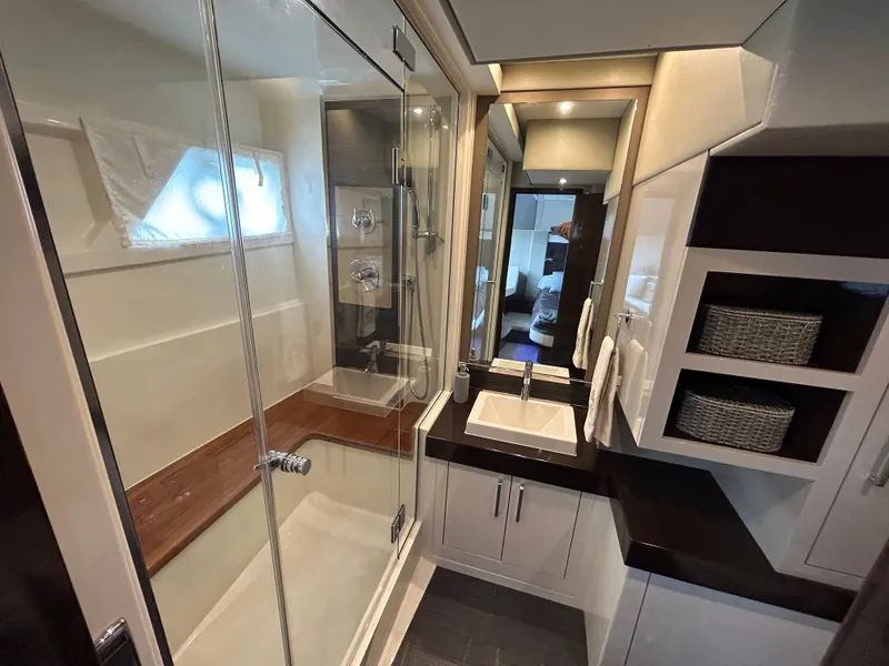 Slide: The Image of Carver C52 Coupe 2018 - 32