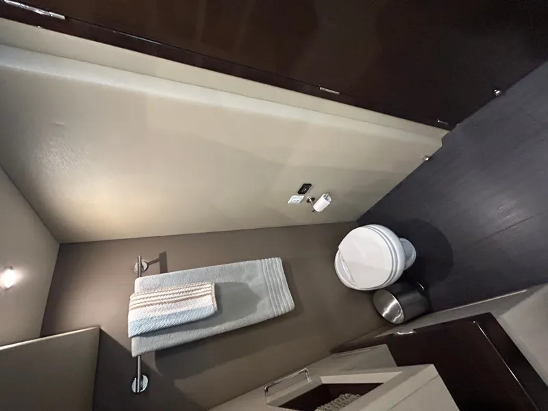 Slide: The Image of Carver C52 Coupe 2018 - 33