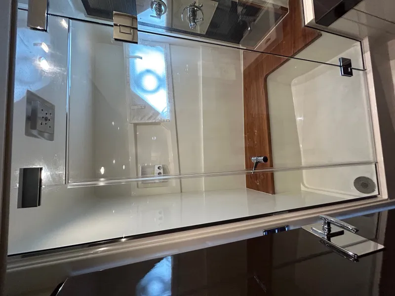 Slide: The Image of Carver C52 Coupe 2018 - 34