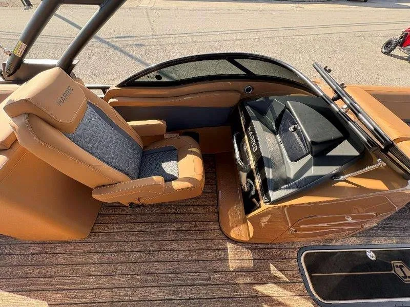 Slide: The Image of Harris Solstice Dual Console 250 CWDH 2026 - 30