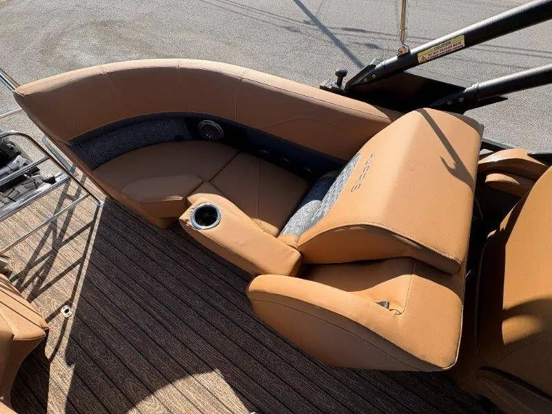 Slide: The Image of Harris Solstice Dual Console 250 CWDH 2026 - 71