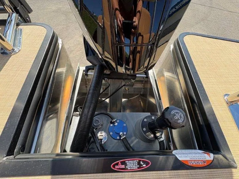 Slide: The Image of Harris Cruiser 230 CWDH 2026 - 24