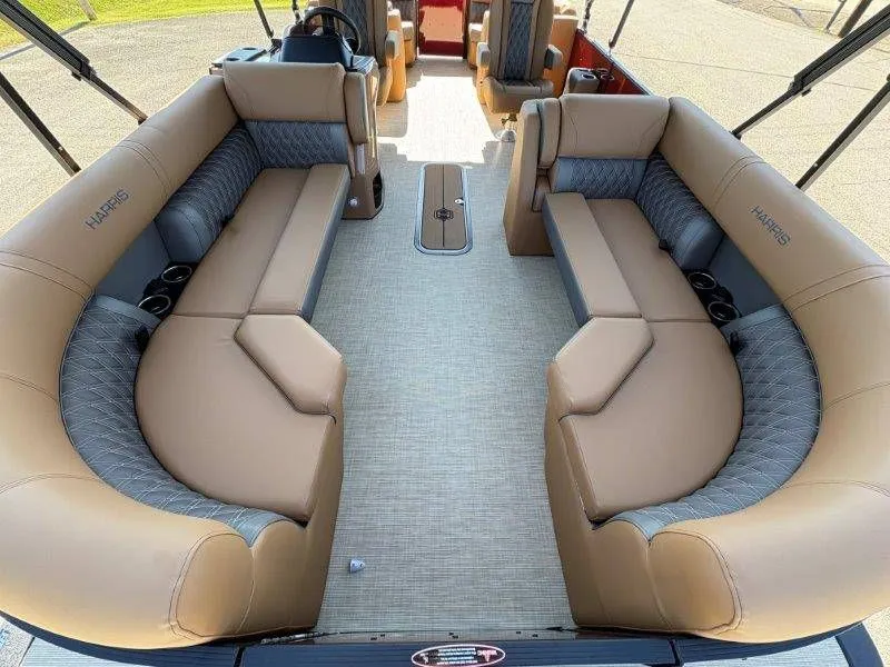 Slide: The Image of Harris Cruiser 230 CWDH 2026 - 35