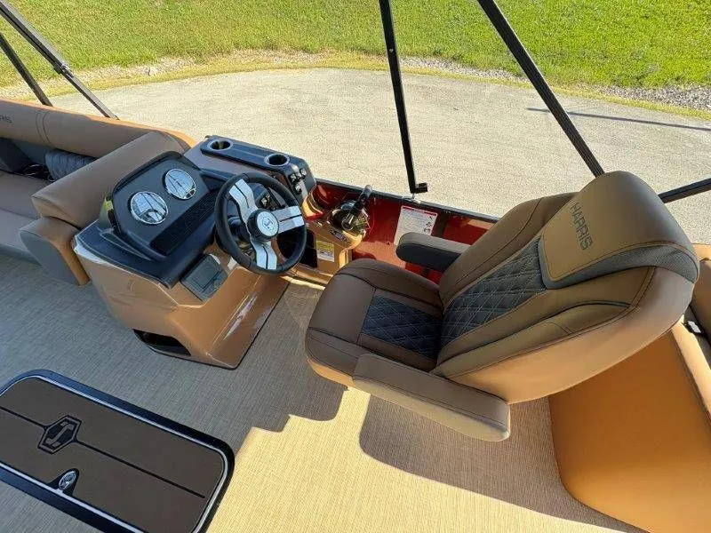 Slide: The Image of Harris Cruiser 230 CWDH 2026 - 47