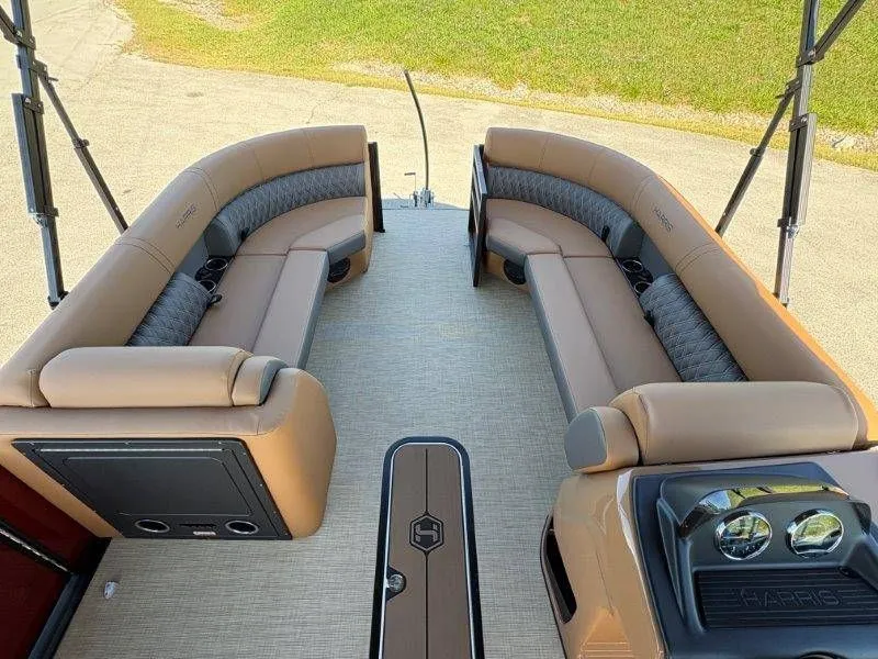 Slide: The Image of Harris Cruiser 230 CWDH 2026 - 49