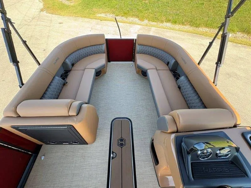 Slide: The Image of Harris Cruiser 230 CWDH 2026 - 70