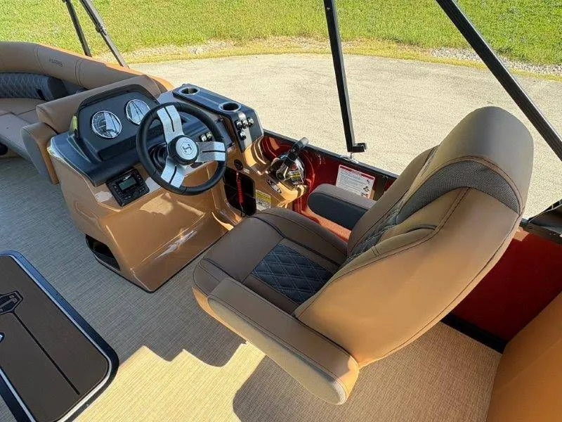 Slide: The Image of Harris Cruiser 230 CWDH 2026 - 80