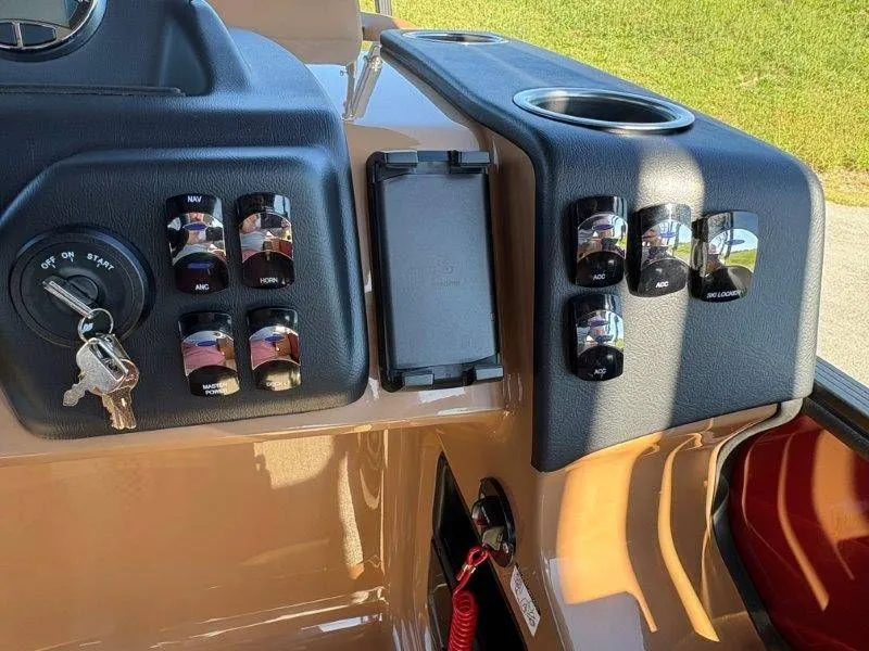 Slide: The Image of Harris Cruiser 230 CWDH 2026 - 83