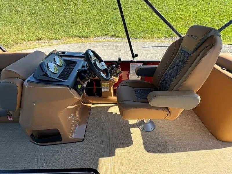 Slide: The Image of Harris Cruiser 230 CWDH 2026 - 85