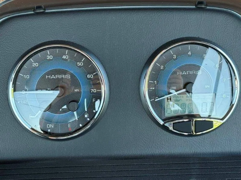 Slide: The Image of Harris Cruiser 230 CWDH 2026 - 86