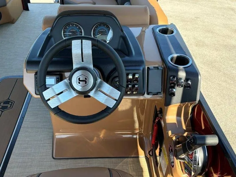 Slide: The Image of Harris Cruiser 230 CWDH 2026 - 87