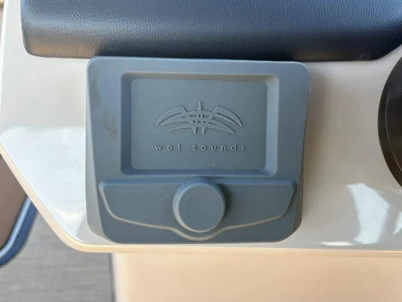 Slide: The Image of Harris Cruiser 250 SLDH 2026 - 28