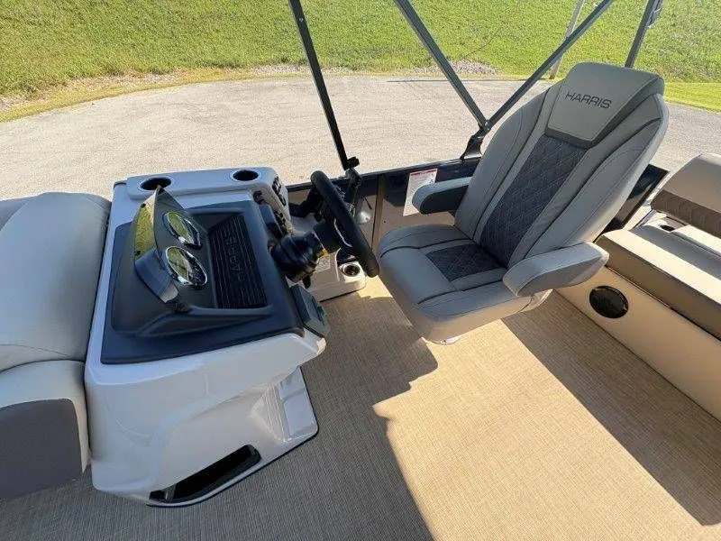 Slide: The Image of Harris Cruiser 250 SLDH 2026 - 36