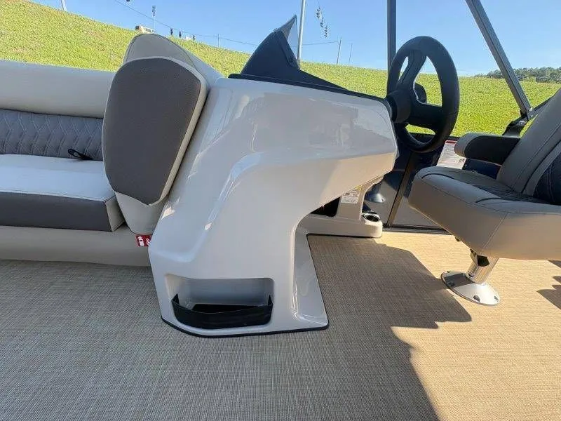 Slide: The Image of Harris Cruiser 250 SLDH 2026 - 41