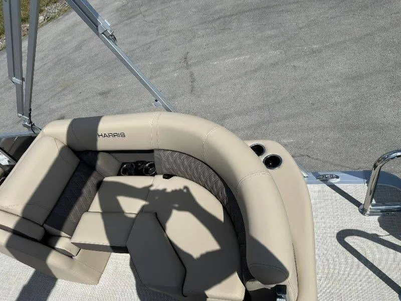 Slide: The Image of Harris Cruiser 210 CW 2026 - 18