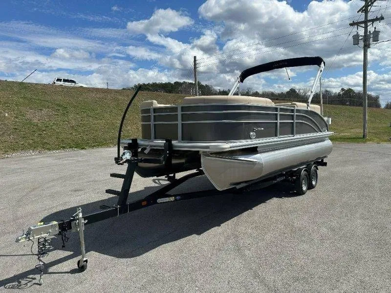 Slide: The Image of Harris Cruiser 210 CW 2026 - 31