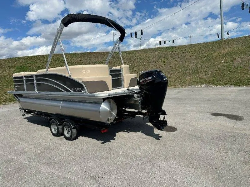 Slide: The Image of Harris Cruiser 210 CW 2026 - 36