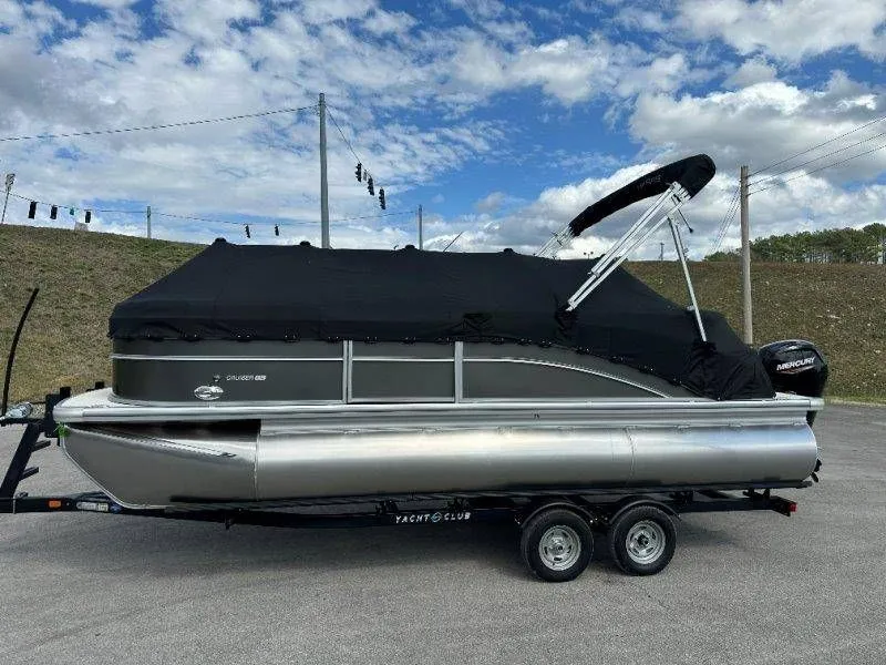 Slide: The Image of Harris Cruiser 210 CW 2026 - 41