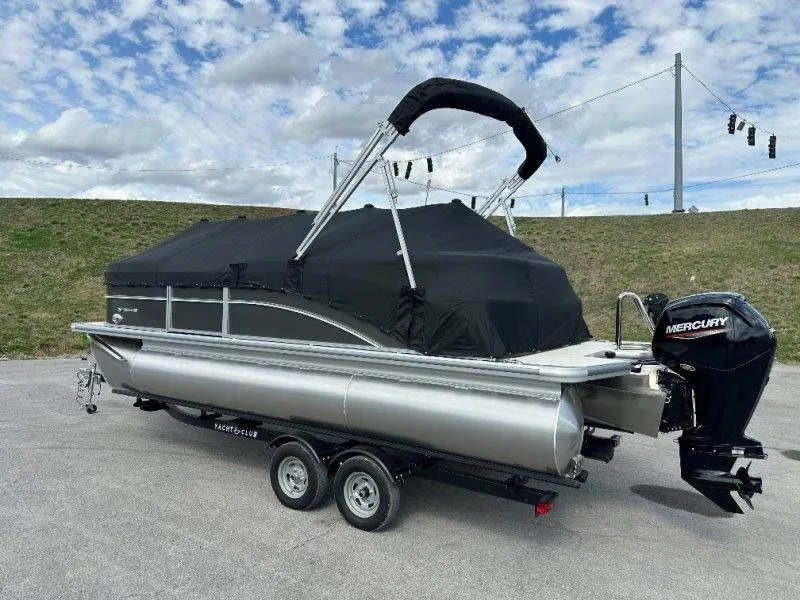 Slide: The Image of Harris Cruiser 210 CW 2026 - 43