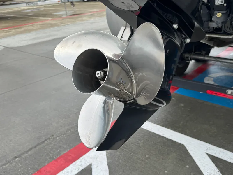 Slide: The Image of Sun Tracker 20DLX 2019 - 9