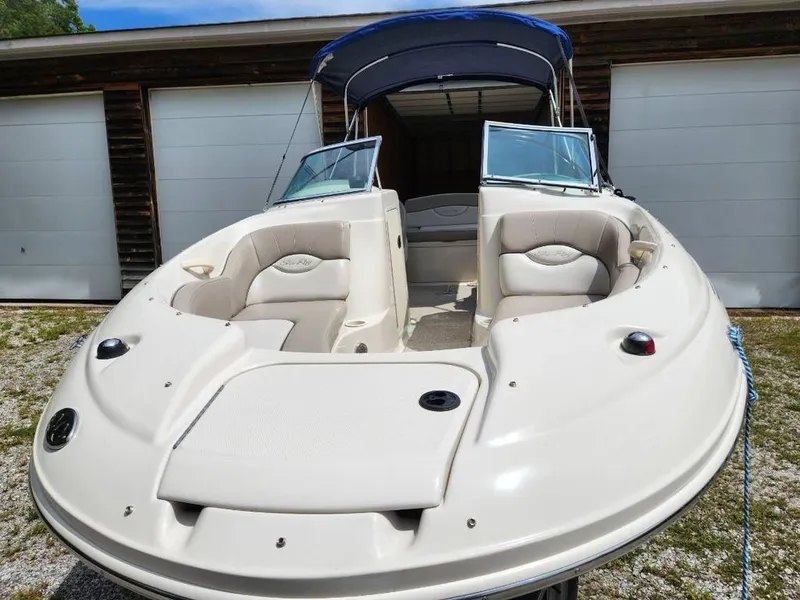 Slide: The Image of Sea Ray 200 Sundeck 2004 - 2