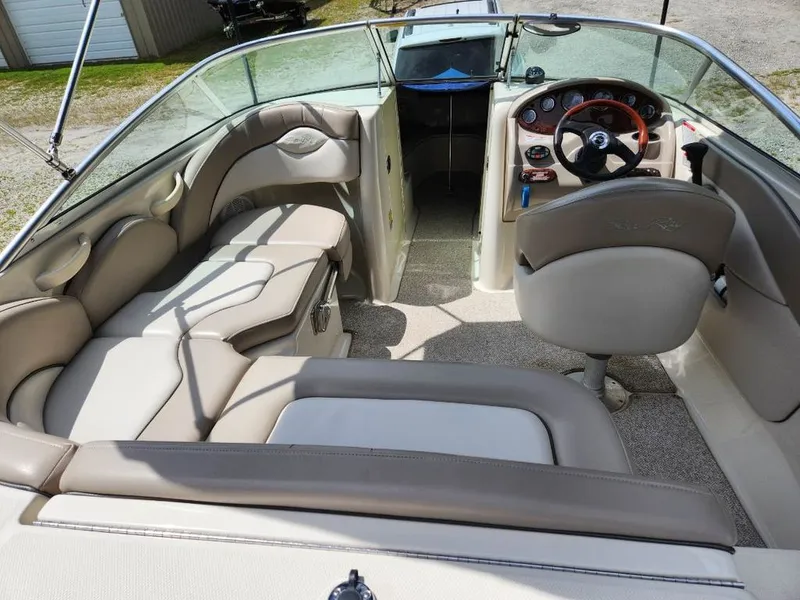 Slide: The Image of Sea Ray 200 Sundeck 2004 - 3