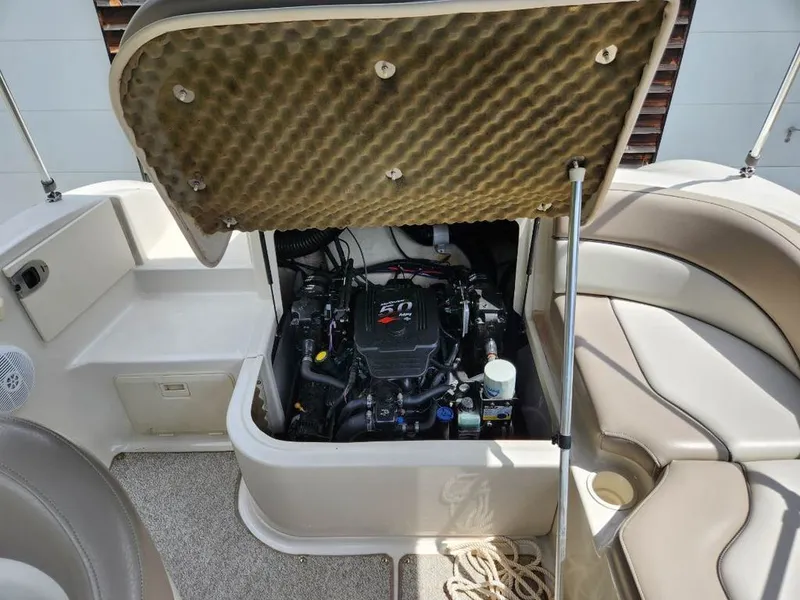 Slide: The Image of Sea Ray 200 Sundeck 2004 - 5