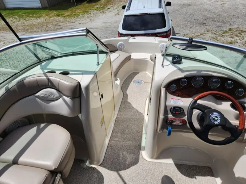 Slide: The Image of Sea Ray 200 Sundeck 2004 - 6
