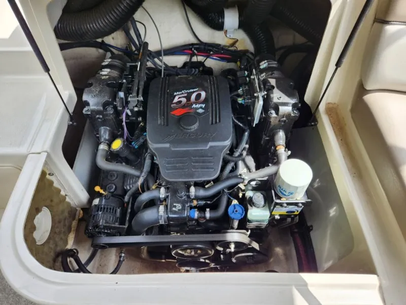 Slide: The Image of Sea Ray 200 Sundeck 2004 - 8