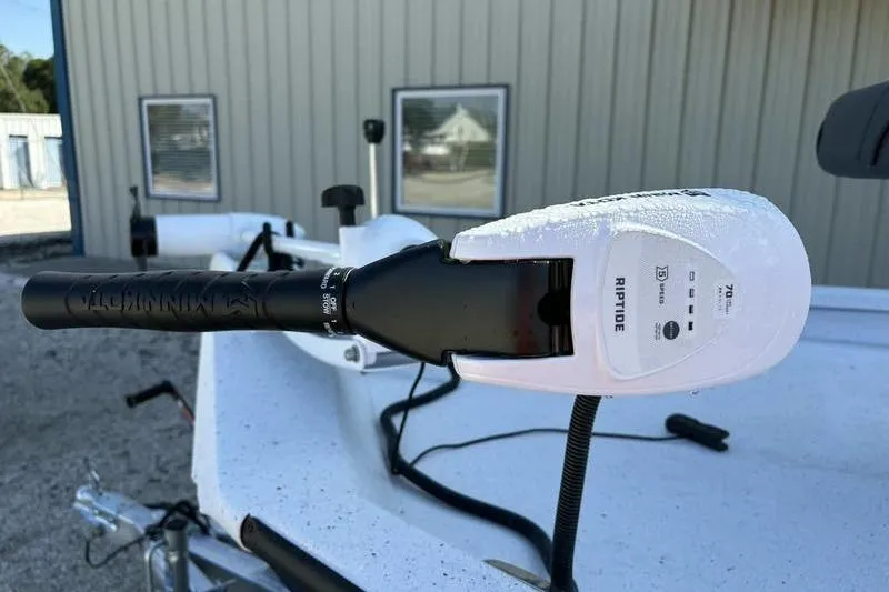 Slide: The Image of Minn Kota Riptide trolling motor on 2026 Xpress H20B Bay boat. - 10