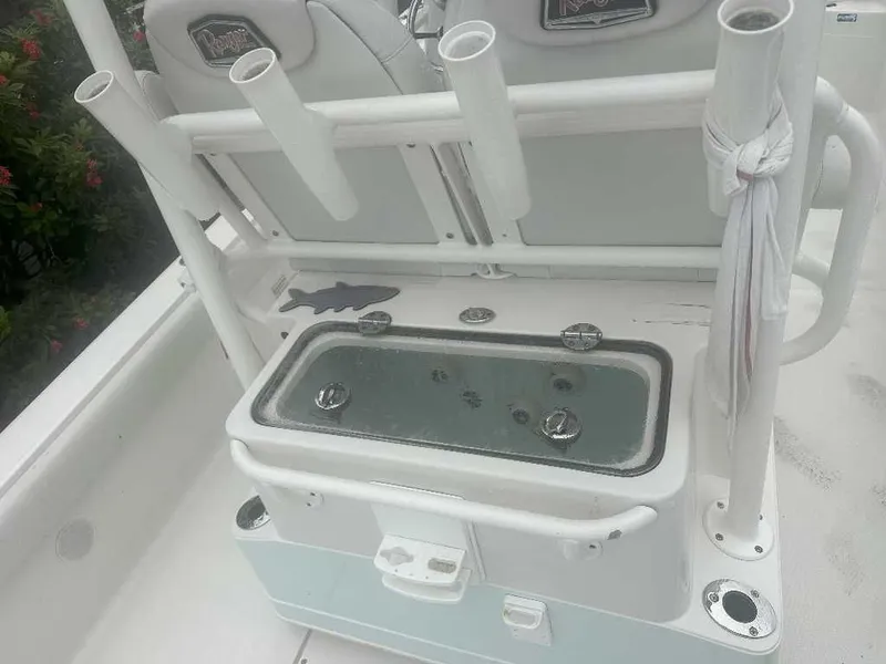 Slide: The Image of 2019 Ranger 2510 Bay Ranger boat with rod holders and livewell. - 7