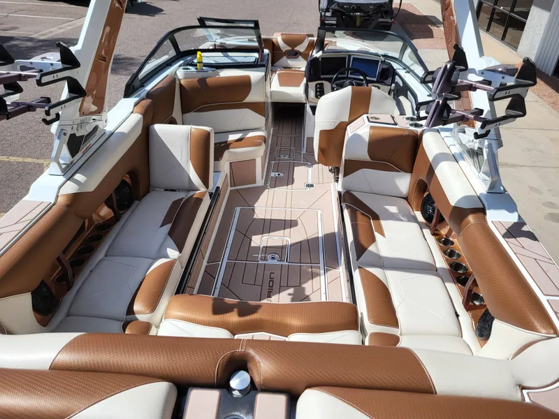 Slide: The Image of Centurion Ri245 2021 - 15