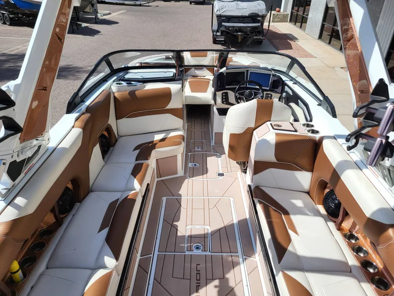 Slide: The Image of Centurion Ri245 2021 - 16