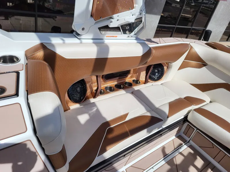 Slide: The Image of Centurion Ri245 2021 - 7