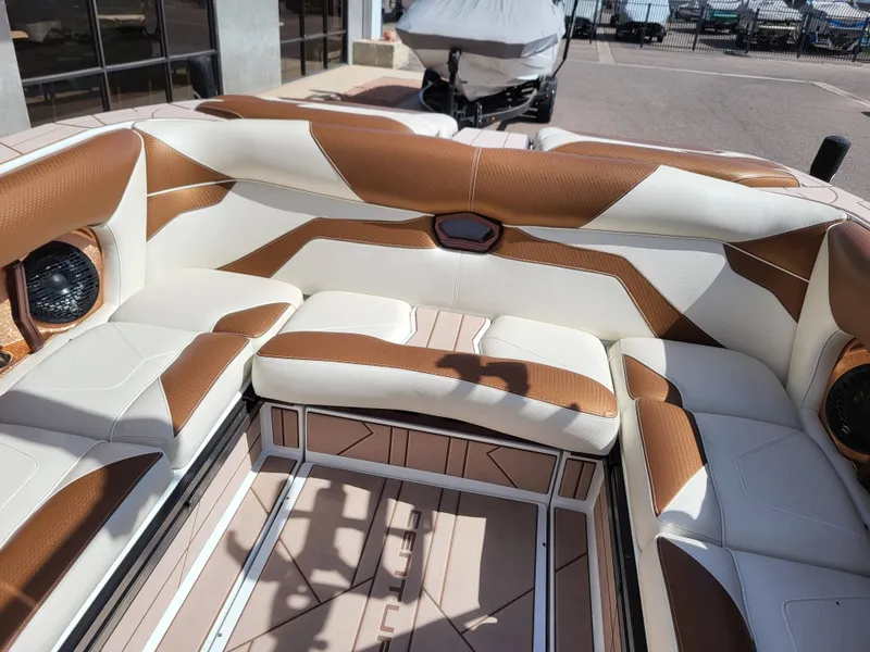 Slide: The Image of Centurion Ri245 2021 - 9