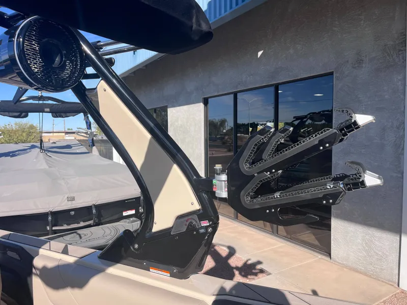 Slide: The Image of Centurion Nv233 2025 - 12