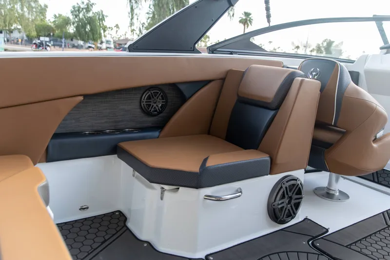 Slide: The Image of Scarab 255ID Wake 2022 - 7