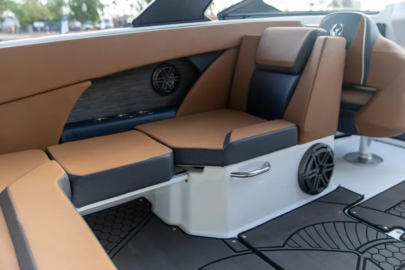 Slide: The Image of Scarab 255ID Wake 2022 - 8